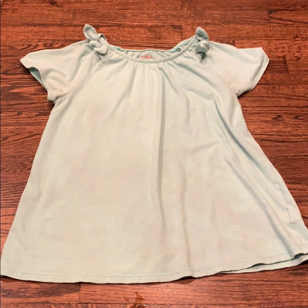 White and blue striped top